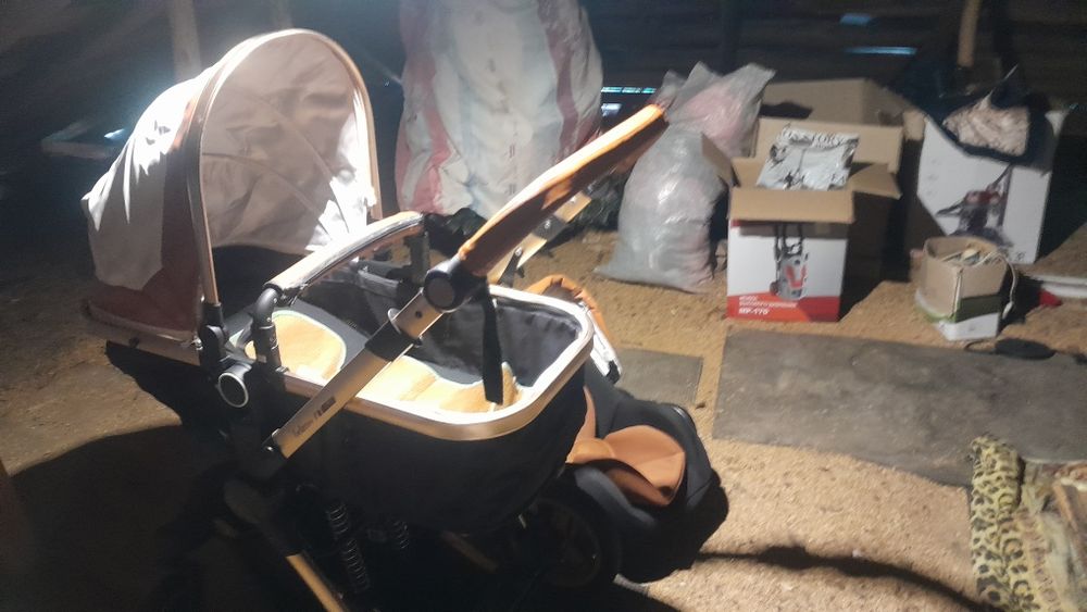 Продам детскую коляску с автолюлькой