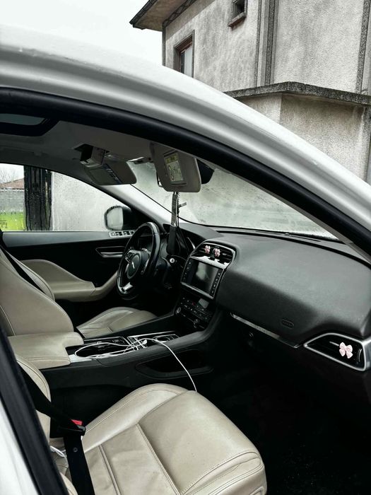 Jaguar F-PACE 2016г.