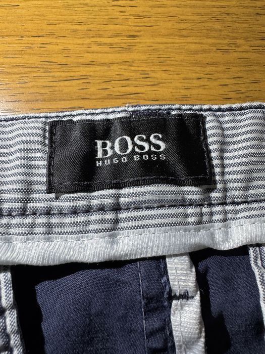 Pantaloni Hugo Boss bleumarin – stare foarte bună – model chinopremium