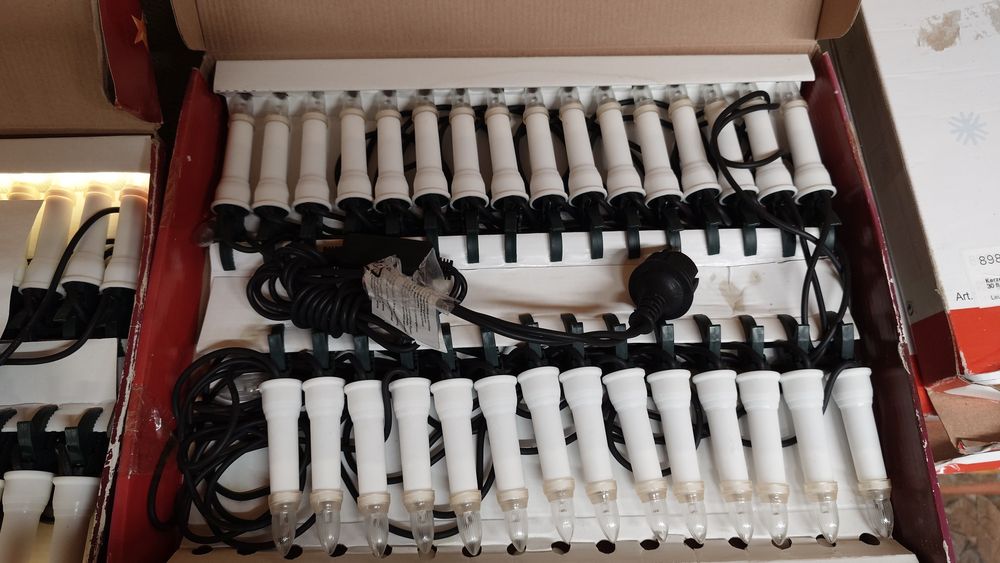 Instalații luminoase pentru brad - 30 becuri / cutie*