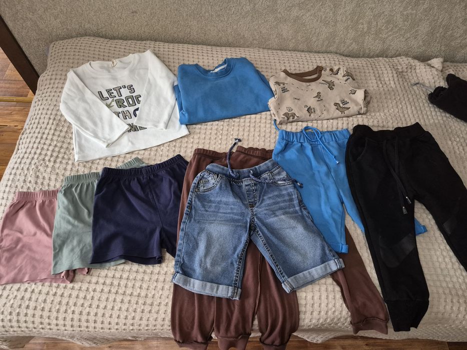 Отдам вещи на мальчика 4-5 лет