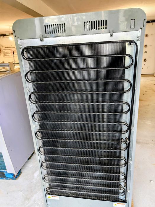 Отворена хладилна витрина