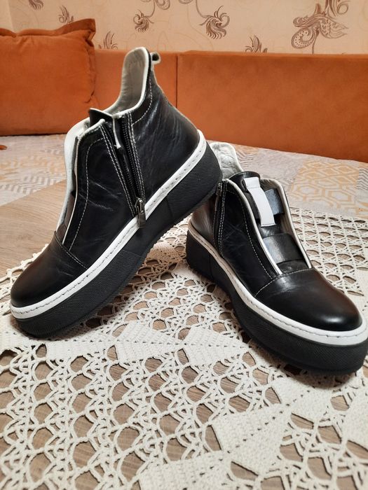 Черни дамски боти естествена кожа  37 номер.