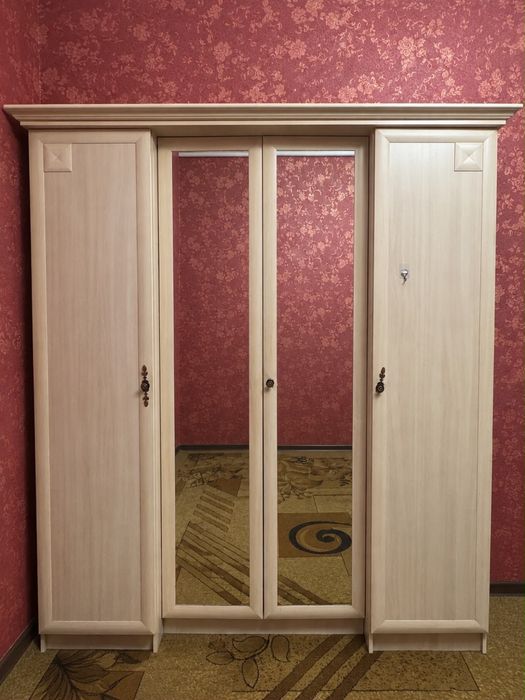 Продам спальный гарнитур