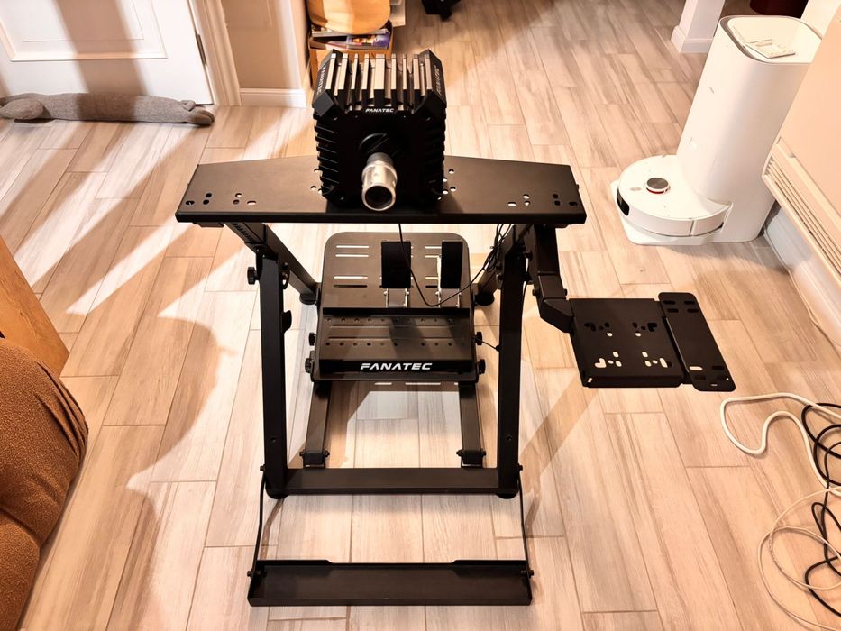 Set gaming cu volan si pedale plus suporti