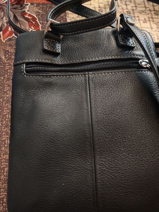 Продавам чанта Пиер Карден