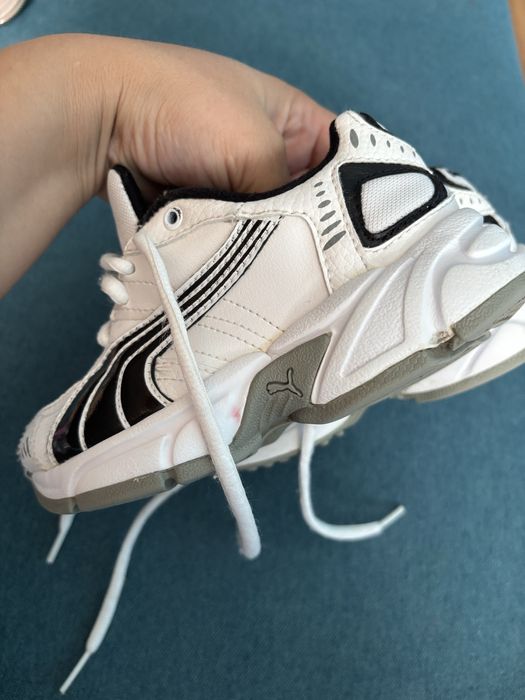 Adidasi baieti din piele