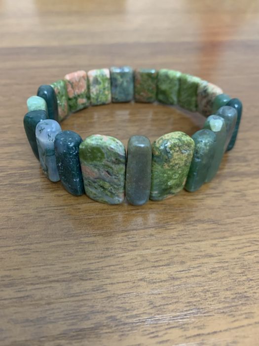 Браслет из натурального камня
