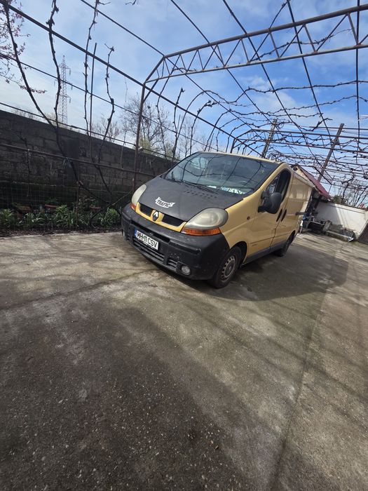 Vând Renault trafic 1.9 dci