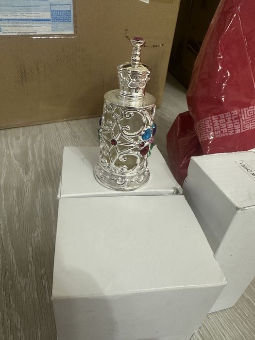 Это флакон для масляных духов