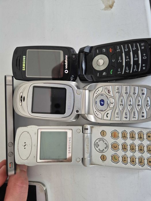 Lot telefoane clasice [+incarcator universal] IPHONE 4, SAMSUNG 4 mini