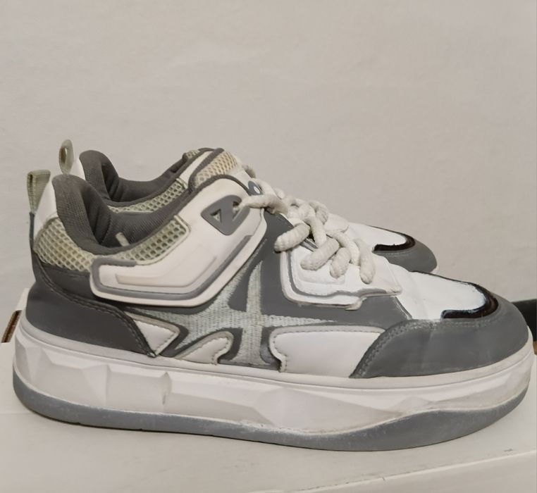 Кроссовки размер 42.