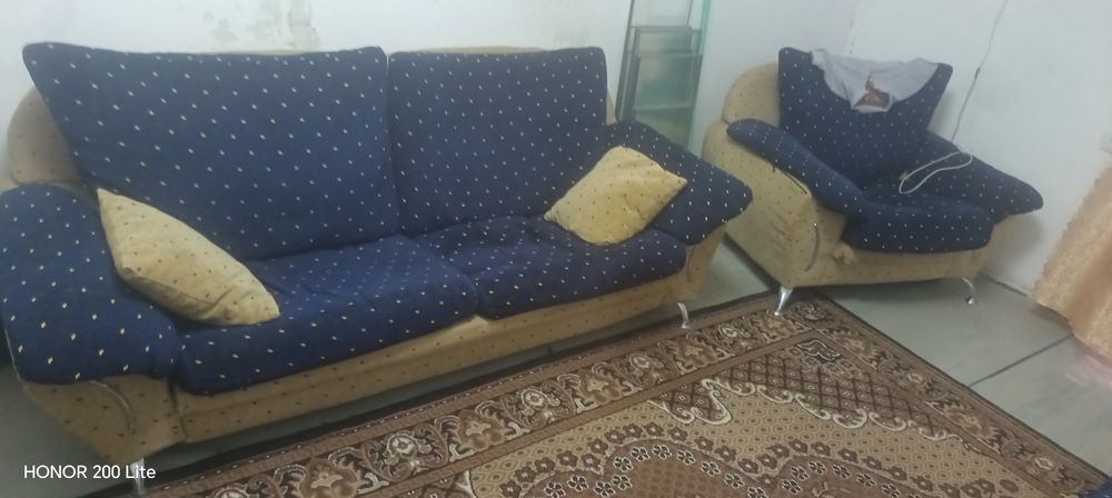 Продается диван кровать и два кресла в нормальном состоянии