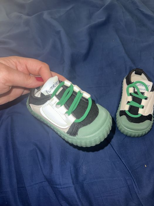 Papuci eleganti bebe - marimea 15