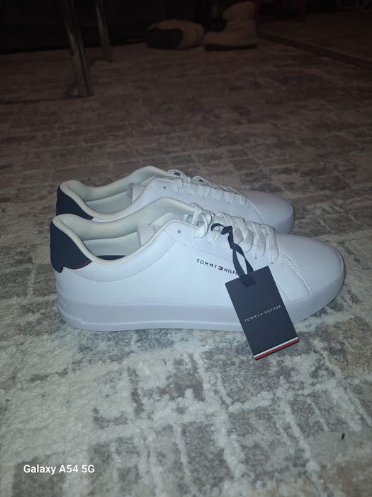 Adidasi Tommy Hilfiger noi cu eticheta 44