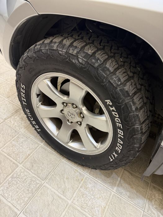 Tayota prado 120 sotiladi