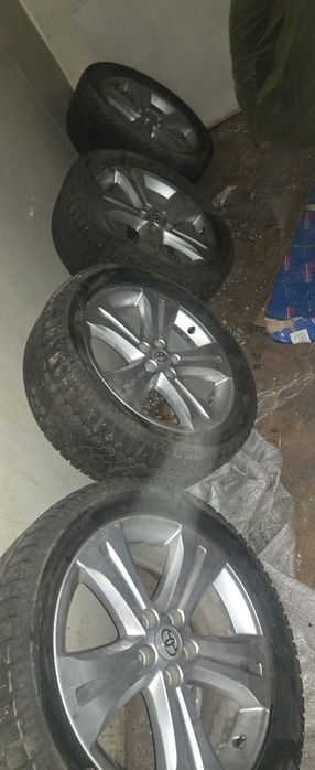 Продам шины комплект 225/50/19