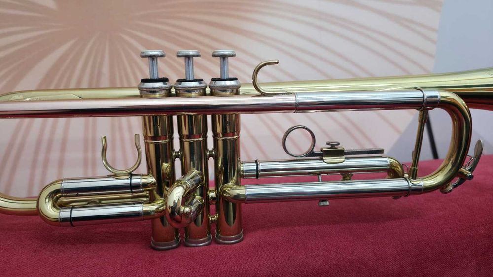 Vând trompetă – set complet