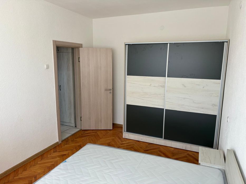 Дава се под наем Тристаен апартамент в Добрич, Център - 70 кв.м за 328.95 € - Снимка #4