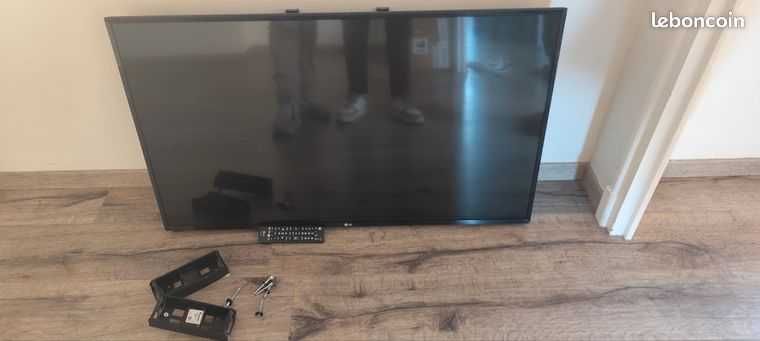 TV LED LG 109 cm - Garantie + suport perete
