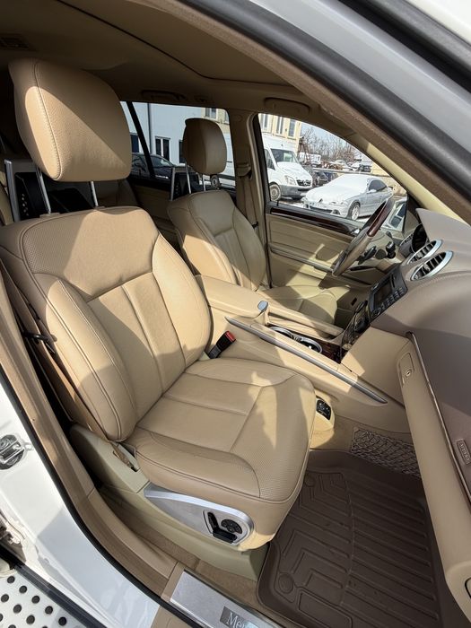 Mercedes Benz GL550 4 Matic Grand Edition