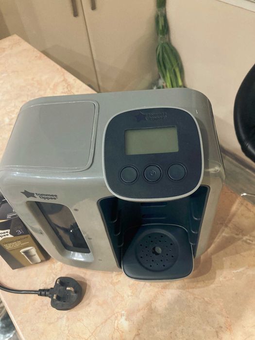 Електрически уред за приготвяне на адаптирано мляко Tommee Tippee