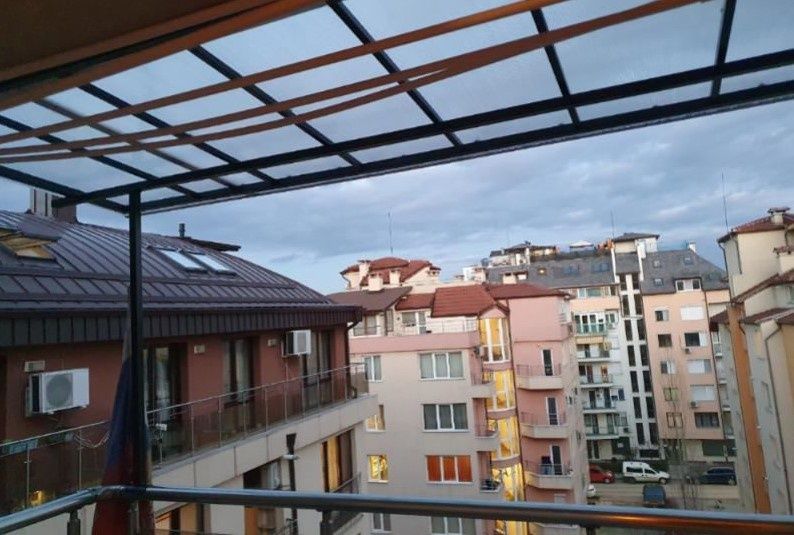 Двустаен апартамент в кв. Света Троица