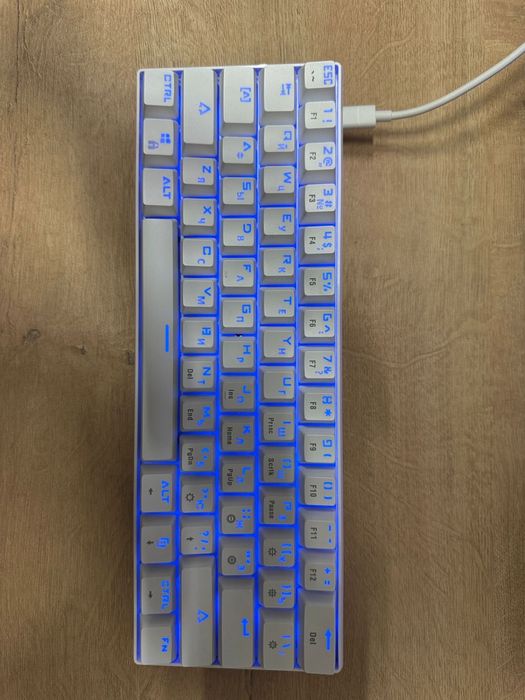 Продам клавиатуру