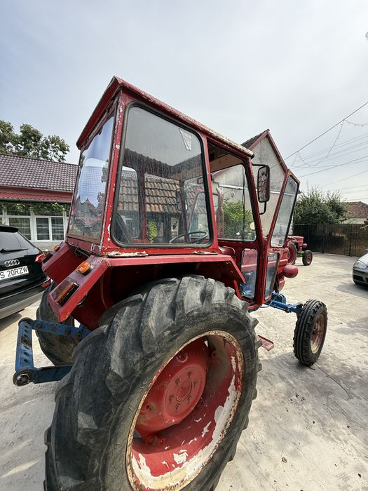 Tractor UTB 445