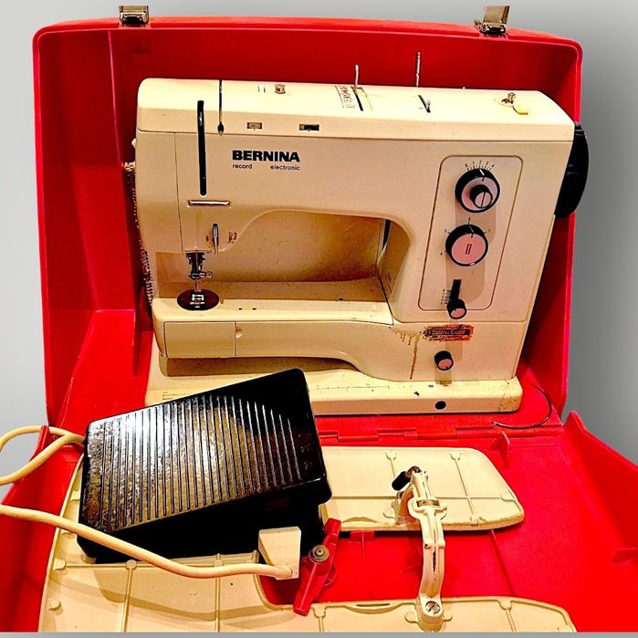 Mașină de cusut Bernina Record Electronic 830E
