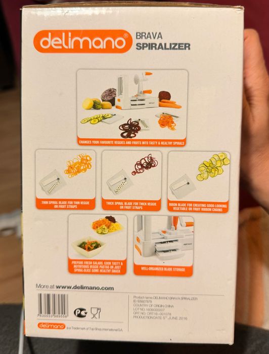 Уред за спираловидно нарязване на зеленчуци за украса