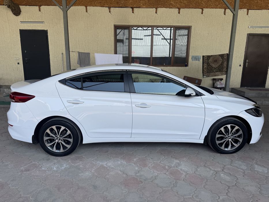 Hyundai Elantra, 2018