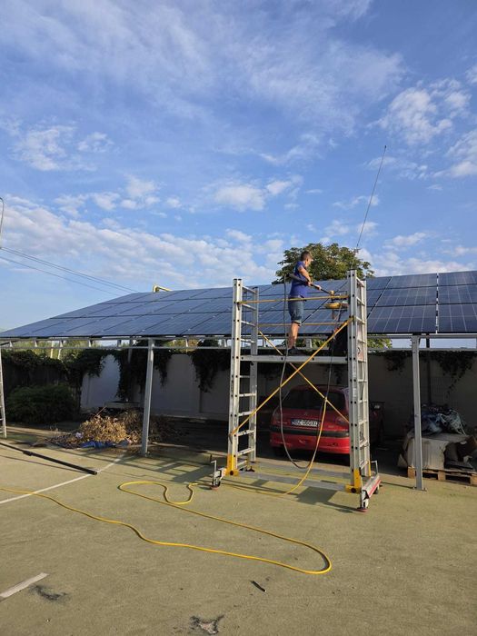 Spalare panouri fotovoltaice!