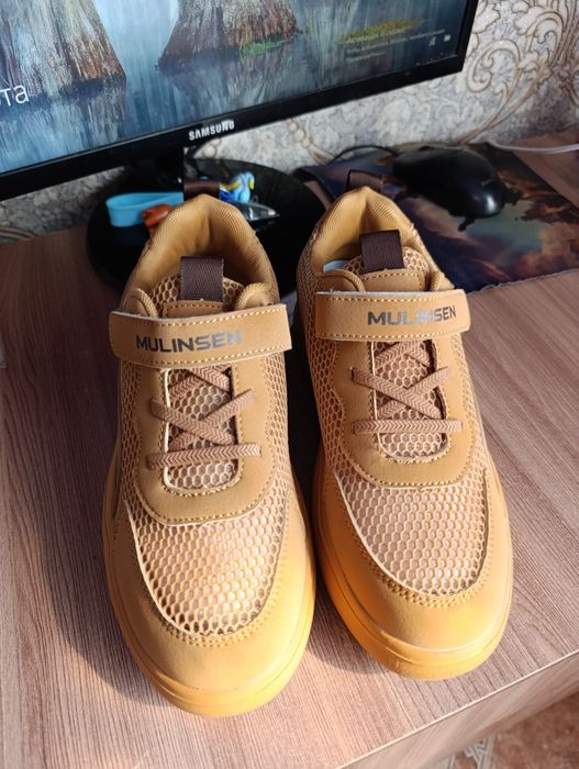 Кроссовки на мальчика