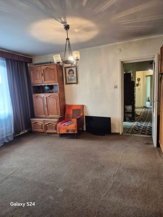 Apartament spatios 4 camere+parcare, Etaj 2, Alesd - 68990 €