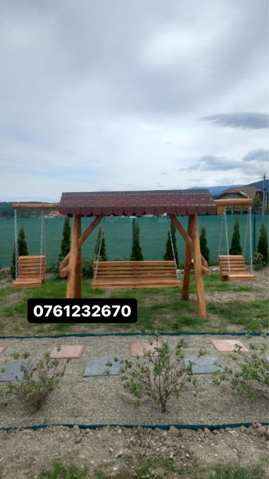 Balansoare si mese din bile