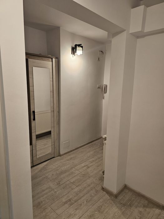 Închiriez apartament două camere