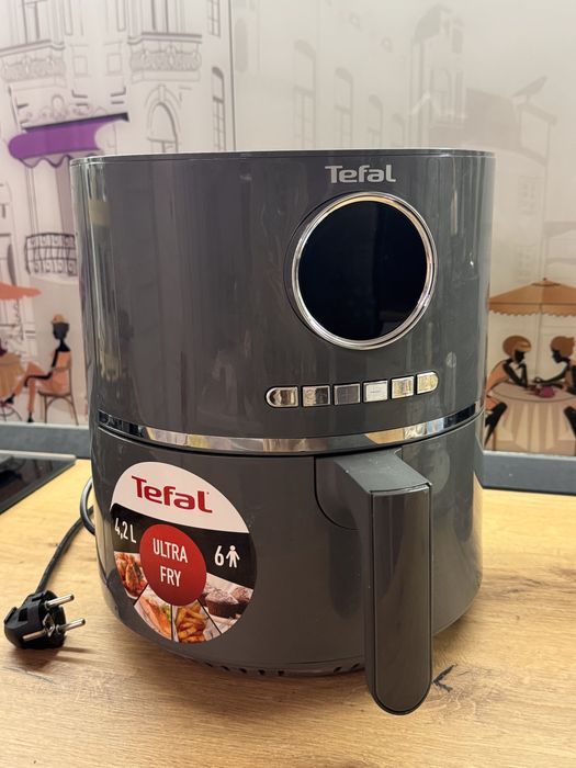 Air Fryer Tefal aproape nou