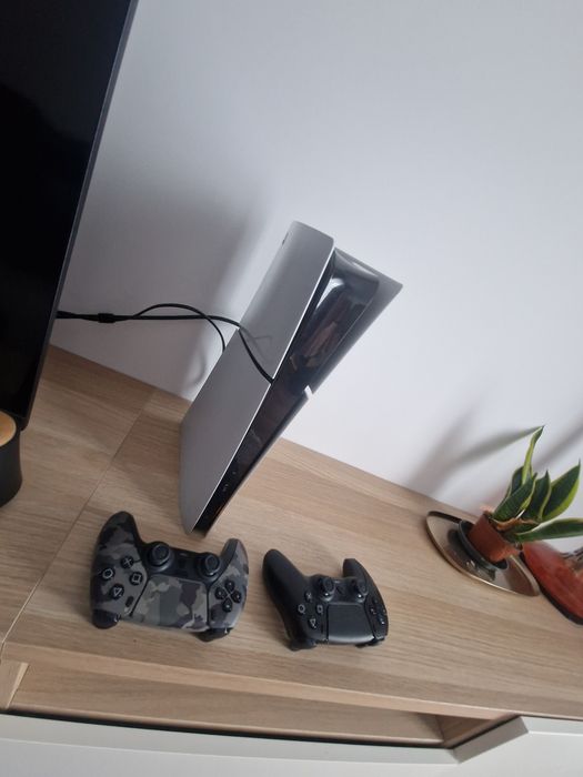 PlayStation 5 digital edition 1TB 2 Controller