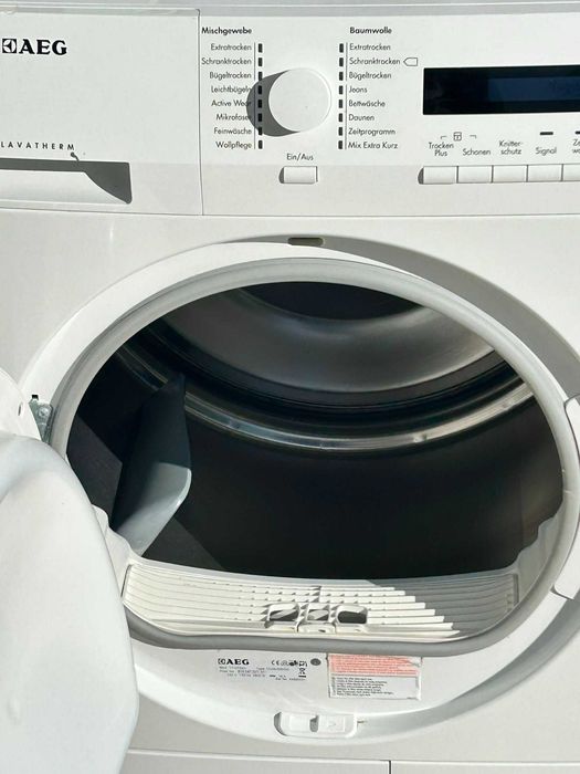 Сушилня AEG кондензна 7 kg T71275AC