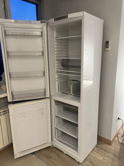 Холодильник, работает только морозилка