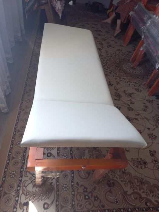 Продается физиотерапевтическая кушетка