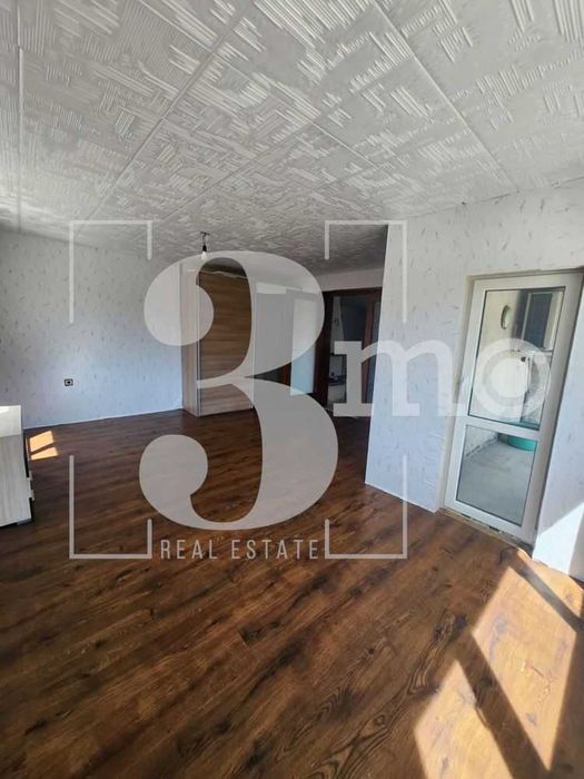 3mo“ продава два етажа от къща в живописното село Владая