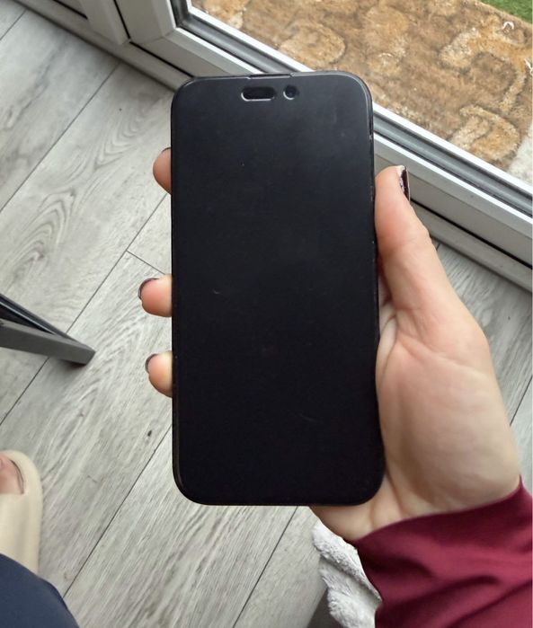 Vând iPhone 16 pro max urgent