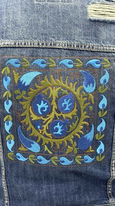 Вышивка на одежде и крое