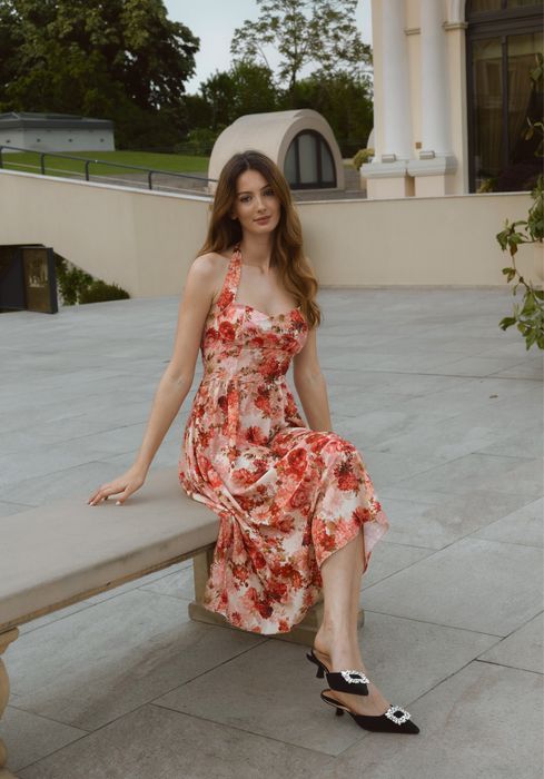 Rochie midi, spate gol, eleganta