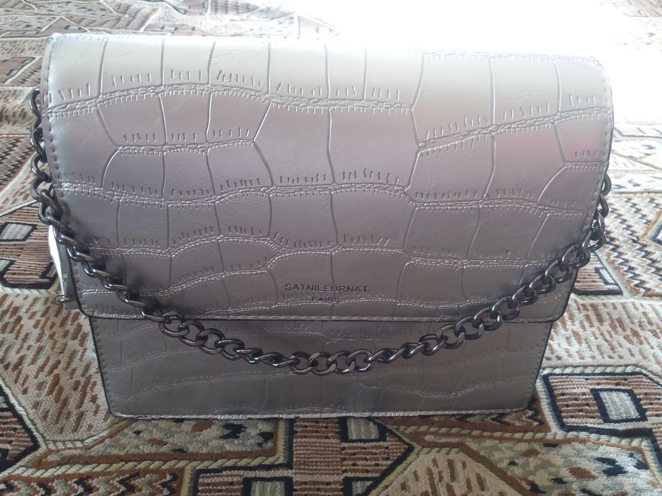 Продам дамскую сумку