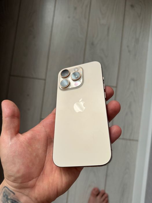 IPhone 16 pro gold 256 gb