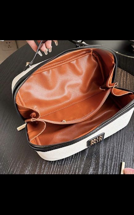 Дамски несесер в различни цветове