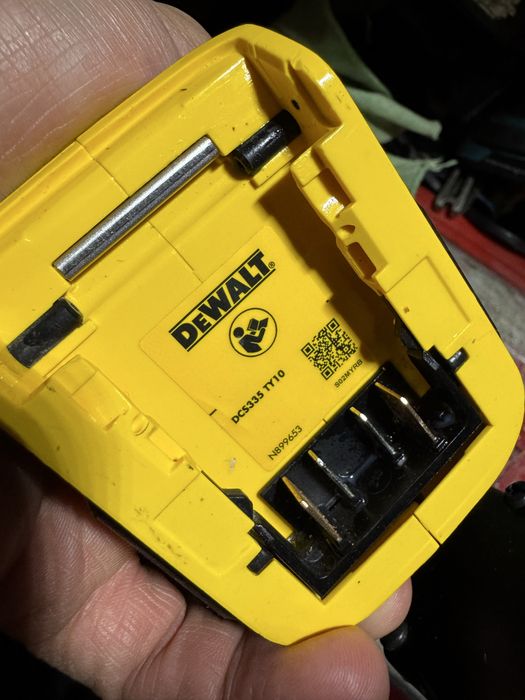 Pendular Dewalt dcs 335